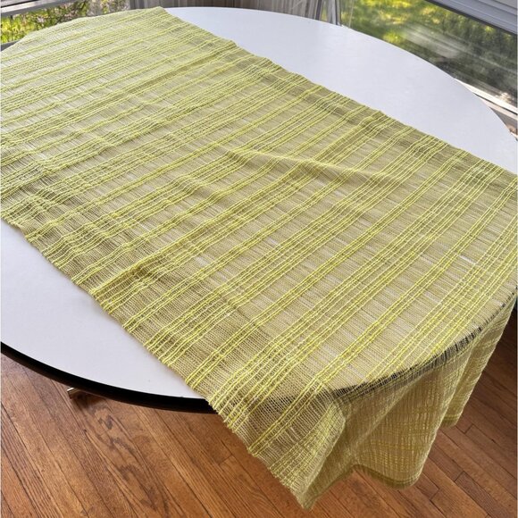 Vintage 70s net curtain, avocado green mesh, short single panel - Picture 3 of 9